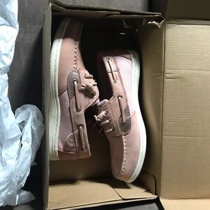Sperry songfish leather shoes.  Size 7.  Blush pink.  Worn once.